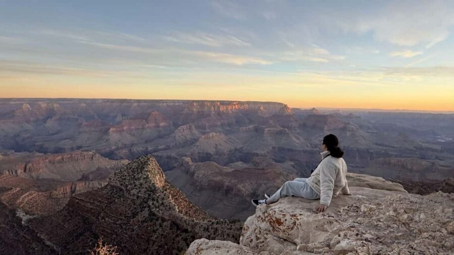1-Day Grand Canyon Tour from Las Vegas: Stargazing & Sunrise - Lower Antelope Canyon: How a Navajo Guide Works with the Light