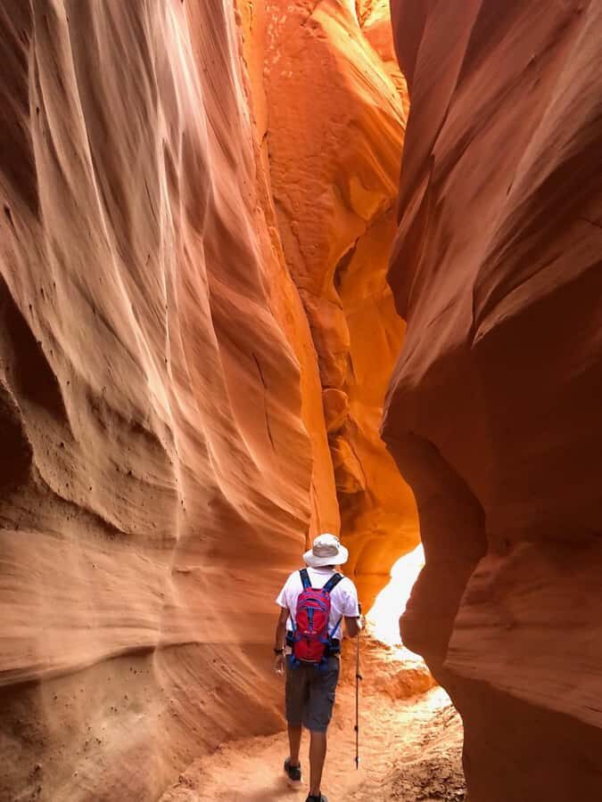 Antelope Valley: Ligai Si Anii Canyon Hiking Tour - Two stairwells and handrails: the real test