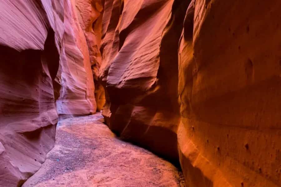 Antelope Valley: Ligai Si Anii Canyon Hiking Tour - Family-friendly without feeling childish