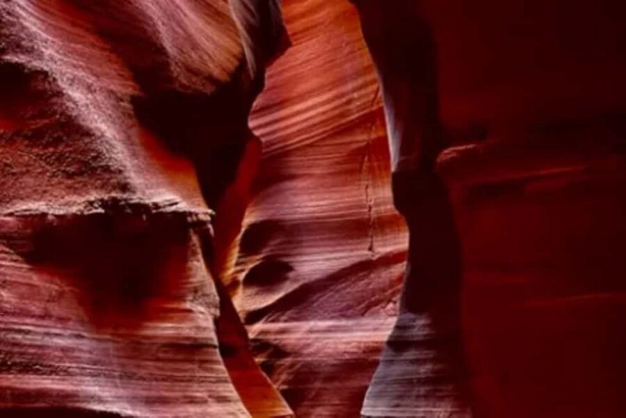 Antelope Valley: Upper Antelope Deer Canyon Tour - The 135-Foot Descent: Why Deer Canyon Feels So Close-Up