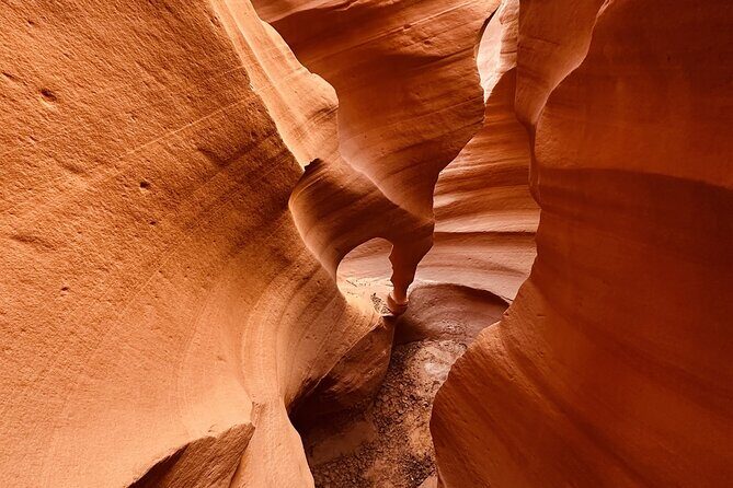 Antelope Wind Canyon Slot Tours - From Navajo Route 20 to the canyon floor