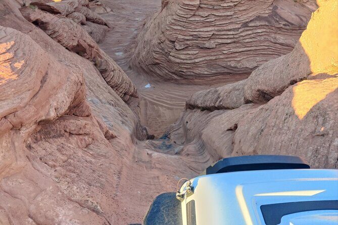 East Side Memorial - 4x4 Tour - The sand dune play finale: pumps, turns, and open desert runs