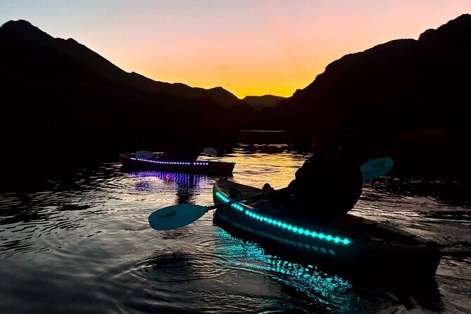 Emerald Cave Sunset Glow Kayak Tour: 3 Caves, Wildlife & Lights - Group size, guide attention, and the pace you’ll feel