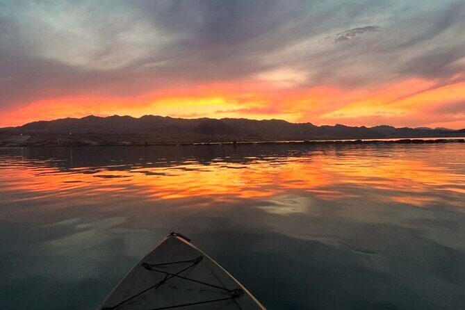Emerald Cave Sunset Glow Kayak Tour: 3 Caves, Wildlife & Lights - Emerald Cave: why the light makes the water go green
