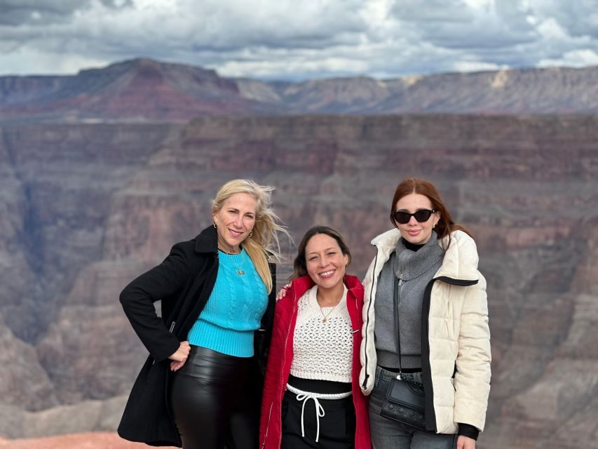 Excursion al Gran Cañon en español - Las Vegas - Grand Canyon West at Hualapai Park: viewpoints, lunch, and time to wander