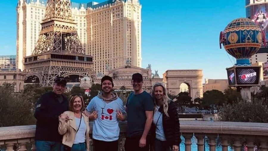 Explore Must-See Spots: Las Vegas Strip Walking Tour - Flamingo Wildlife Habitat: the calm pause that feels like a secret