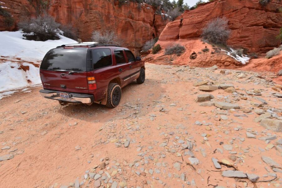 From Kanab: 3-Hour Peek-a-Boo Slot Canyon Hiking/Photo Tour - Inside the Canyon: Swirls, Fins, and Arches on a Moderate Hike