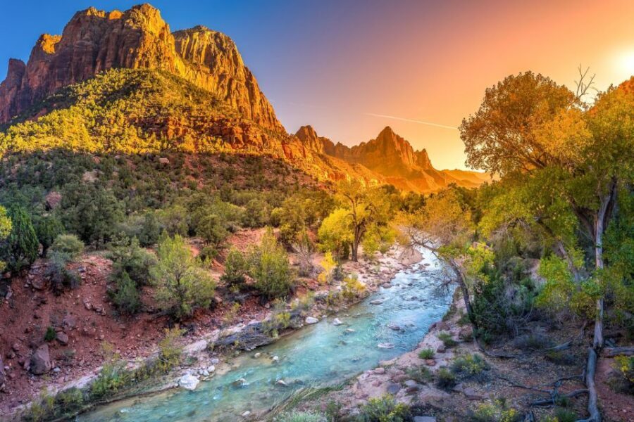 From Las Vegas: 7-Day Utah and Arizona National Parks Tour - Arches and Canyonlands: Delicate Arch plus canyon-country stories