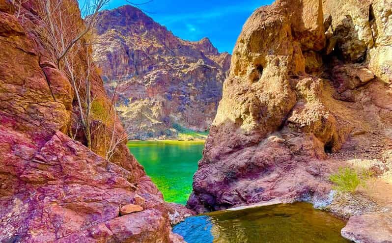 From Las Vegas: Hoover Dam Kayak Trip with 6 Hot Springs - Kayaks, tandem options, and what to bring (so you don’t cook yourself)