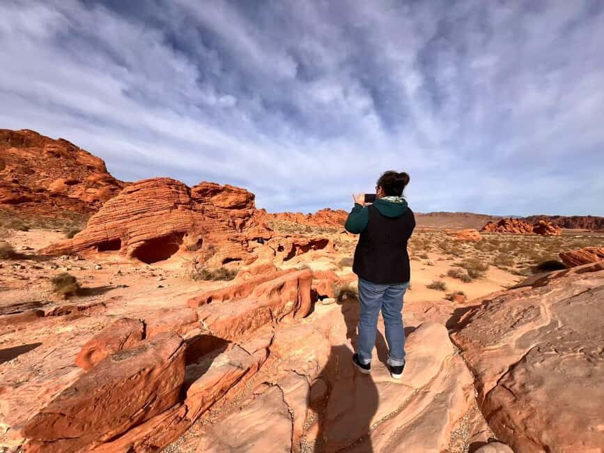 From Las Vegas: Valley of Fire State Park Guided Day Tour - Transport, comfort, and group size: why the small group matters