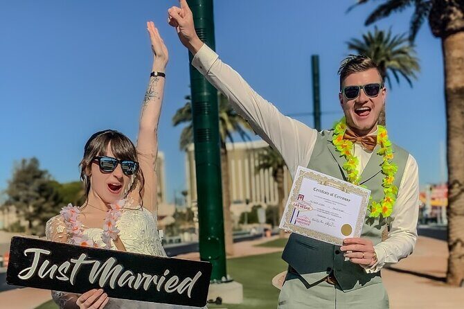 Get Married at the Fabulous Las Vegas Sign + Photos - Key things to know before you say I do