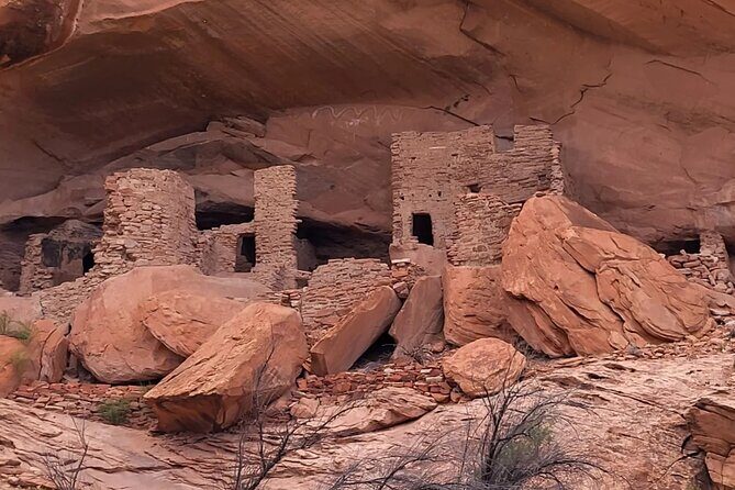 Half Day 4x4 UTV Tour of Bears Ears - Hole in the Rock: pioneer engineering through a natural opening