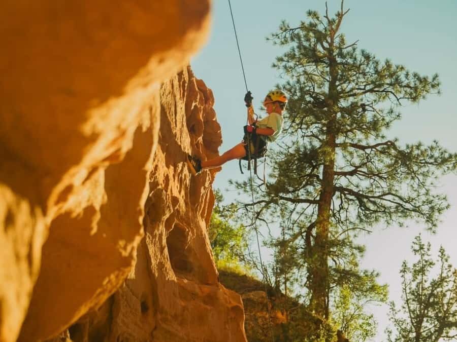 Kanab: Coral Pink Sand Dunes UTV, Canyoneering & Rappelling - Starting point: where the tour kicks off at ROAM
