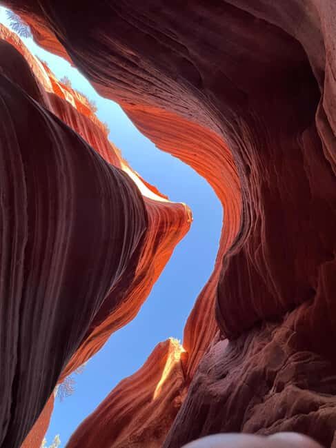 Kanab: Peekaboo Slot Canyon & Great Chamber Tour/Guided Hike - Kanab Pickup And The Rough-Road Start