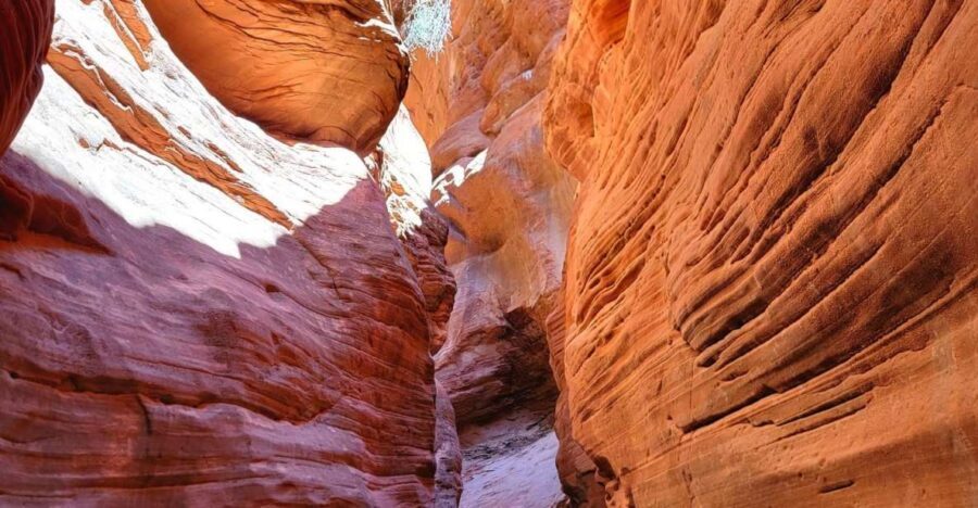 Kanab: Red Canyon Off-Road Jeep and Hiking Tour - Red Slot Canyon Near Kanab: Why Peek-a-Boo Feels Different