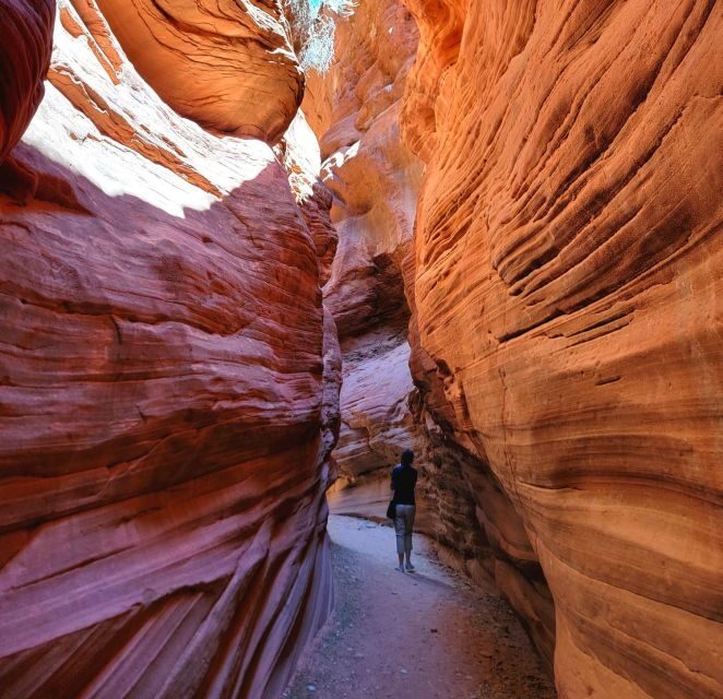 Kanab: Red Canyon Off-Road Jeep and Hiking Tour - Meeting at Moqui Cave: Get Oriented in the Right Place