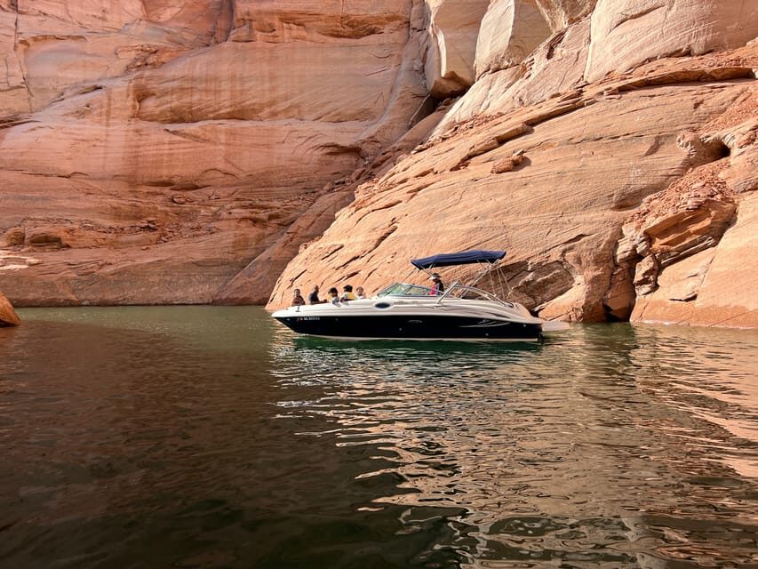 Lake Powell: Antelope Canyon 2-Hour Photo Boat Tour - The Chains stop: brief, but it helps you read the cliffs