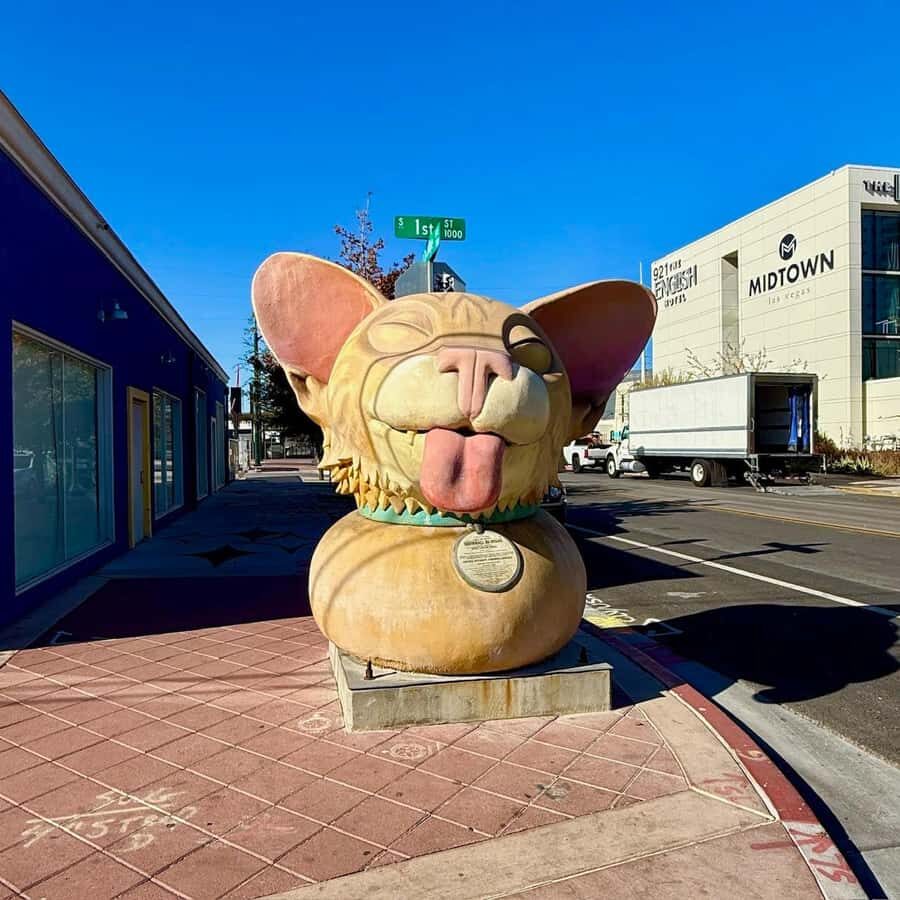 Las Vegas: 18b Arts District Walking Adventure - Historic buildings and architecture: how the district keeps its memory