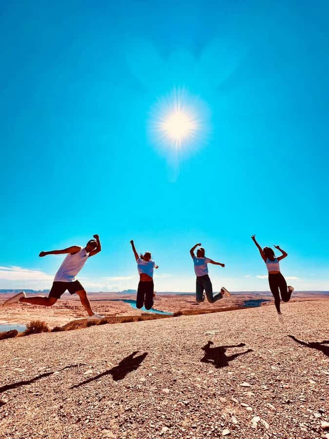 Las Vegas: Antelope Canyon Horseshoe Bend Tour & Lake Powell - Antelope Canyon: the Navajo guide experience (and how to time the light)