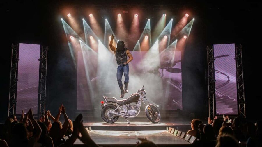 Las Vegas: Chippendales Show at Planet Hollywood - Step Into the Chippendales Theater: The Pre-Show Feel