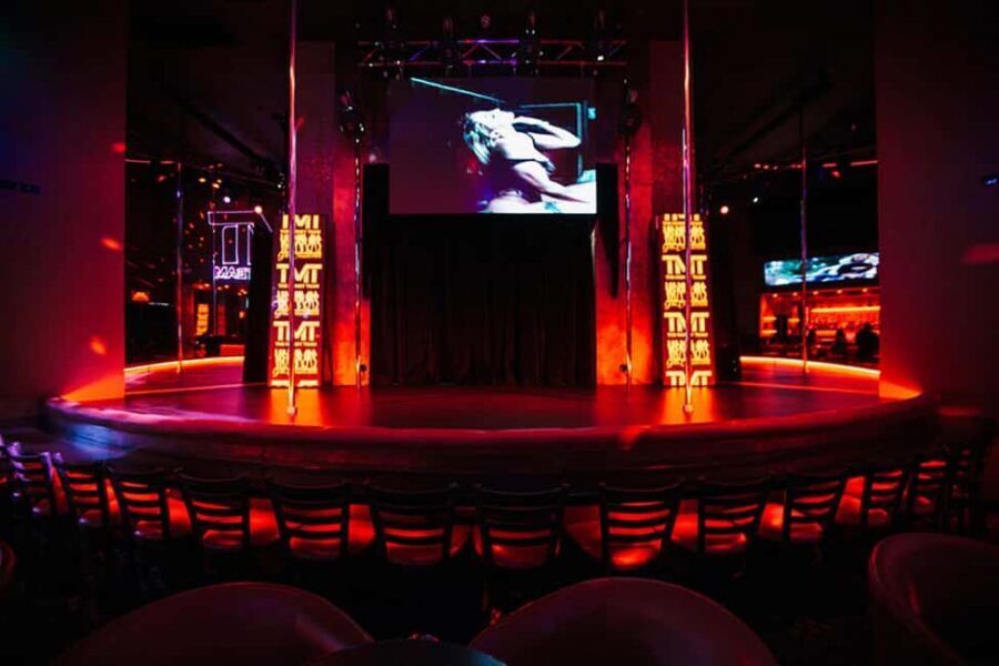 Las Vegas: Club Crawl with Party Bus, Drinks, and Fast Entry - Who This Club Crawl Fits Best (and Who Should Skip It)