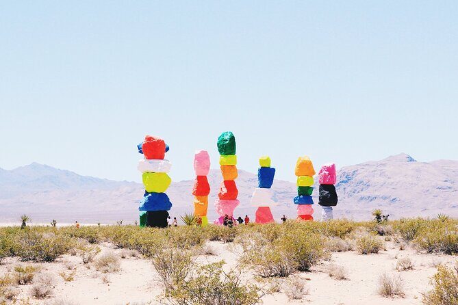 LAS VEGAS: Death Valley, Seven Magic Mountains & Vegas Sign TOUR - Welcome to Fabulous Las Vegas Sign: Quick Stop, Instant Legibility