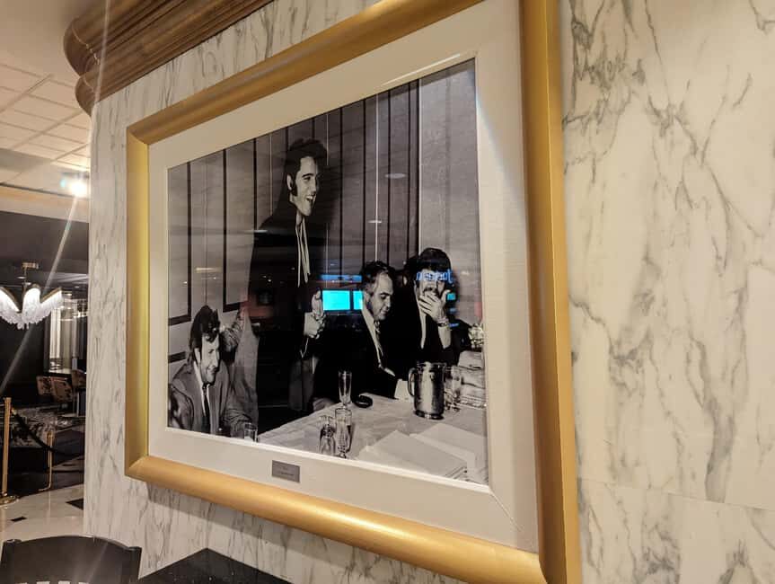 Las Vegas: Elvis Presley History Walking Tour of Landmarks - Price and Value: Is $399 Per Group a Good Deal?