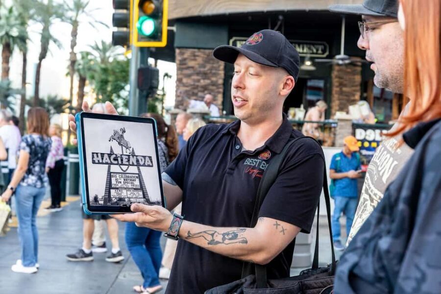 Las Vegas: Fremont Cocktail Crawl & Guided Walking Tour - Practical tips to make the night smooth