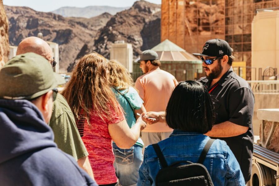 Las Vegas: Hoover Dam Ultimate VIP Tour with Lunch - Lunch at Omelet House (Boulder Highway): Simple, Hot, and Timed Right