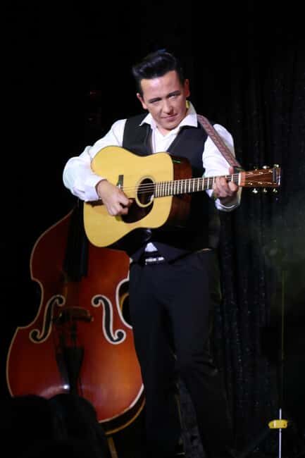 Las Vegas: Johnny Cash Tribute Show - Why the Alexis Park Modern Showrooms work for a Cash tribute