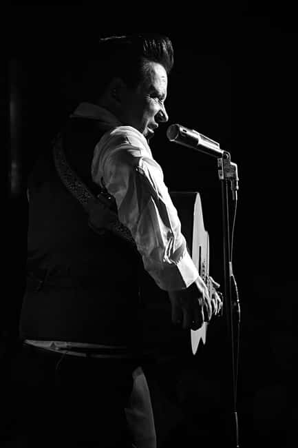 Las Vegas: Johnny Cash Tribute Show - Cliff Wright as Johnny Cash: the performer matters
