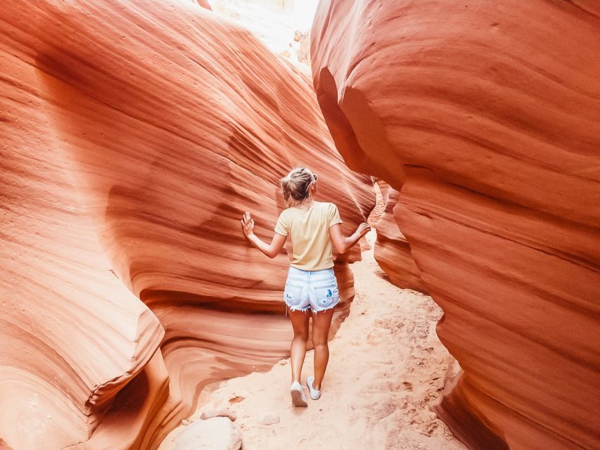 Las Vegas: Lower Antelope Canyon & Horseshoe Bend w/ Lunch - Horseshoe Bend: picnic lunch, the 280-degree curve, and photo time