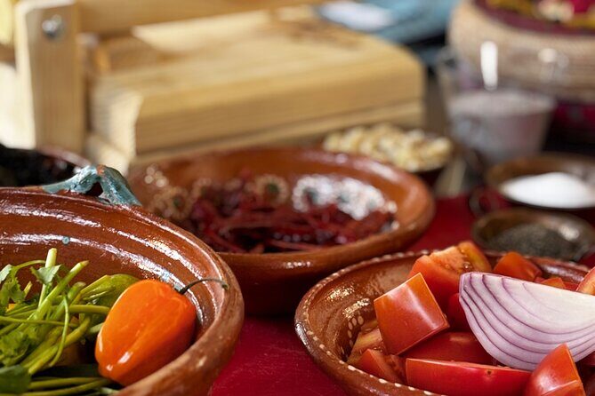 Las Vegas Mexican Salsa Cooking Experience with Celebrity Chef - Four salsa styles: raw, roasted, boiled, and fried (and why that matters)