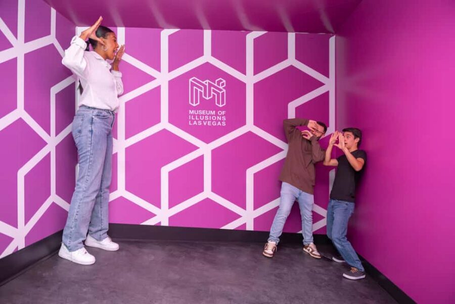 Las Vegas: Museum of Illusions Entry Ticket - Who should book Museum of Illusions Las Vegas entry