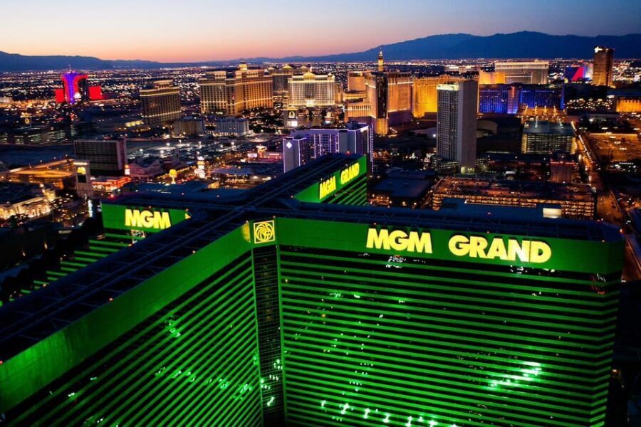 Las Vegas: Nighttime Helicopter Flight over the Strip - What It’s Like Inside: Cabin Comfort, Noise Reality, and Viewing Setup