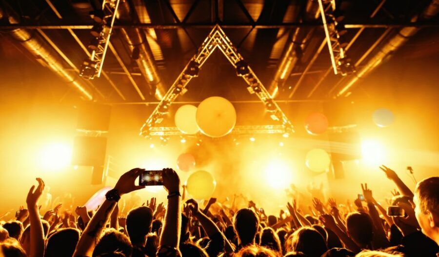 Las Vegas: Party Bus Nightclub Crawl - The Party Bus Open Bar and Drink Specials You’ll Actually Feel