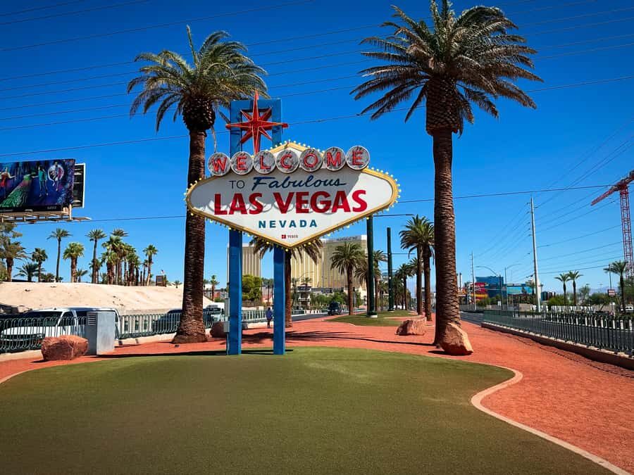 Las Vegas Strip: 90-Minute Sightseeing Tour with Photo Stops - Starting at Treasure Island: The Easiest Meetup Point