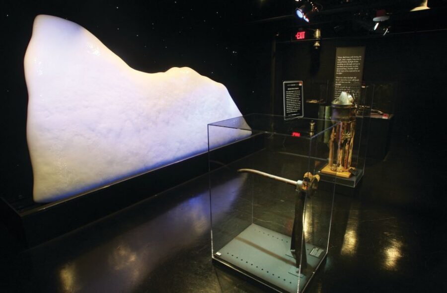 Las Vegas: Titanic Artifact Exhibition at the Luxor Hotel - The 250+ artifacts: the human scale of the wreck
