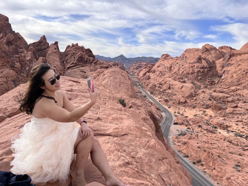 Las Vegas: Valley of Fire and Red Rock Canyon Day Trip - Valley of Fire highlights: Elephant Rock, Cabins, Rainbow Vista, and more