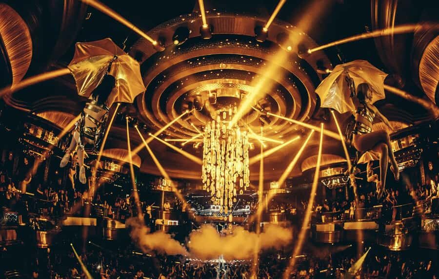 Las Vegas: VIP Club Crawl with Party Bus and Drinks - The 4-hour rhythm: from meet-up to a final superclub
