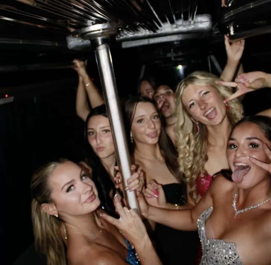 Las Vegas: VIP Club Crawl with Party Bus and Drinks - Who this tour suits best (and who should skip it)