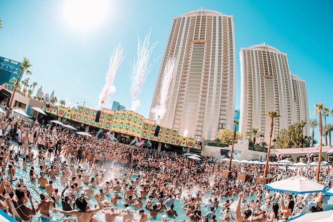 Las Vegas: VIP Pool Crawl with Party Bus, Express Entry & Drinks - Who This Is Best For (And Who Should Rethink It)