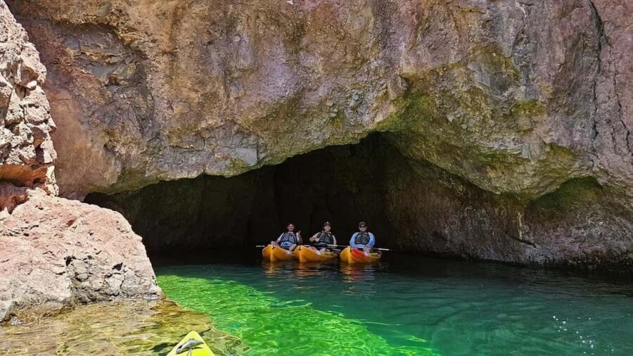 Las Vegas/Willow Beach: Guided Kayak Tour to Emerald Cave - The Paddle to Black Canyon: Calm Water, Big River Views