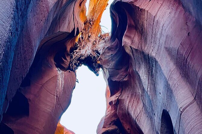 Ligai Si Anii Canyon Tour through Antelope Canyon - Your guide makes or breaks it: what to look for in the people running the walk