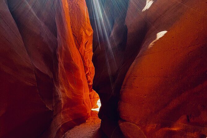 Ligai Si Anii Canyon Tour through Antelope Canyon - Who should book this Ligai Si Anii tour?