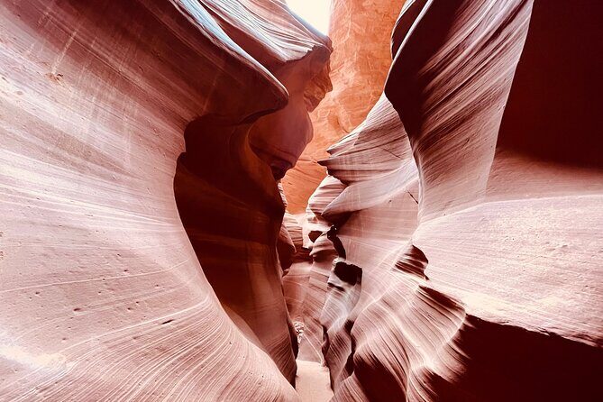 Lower Antelope Canyon and Horseshoe Bend Day Tour with Lunch - Entering Lower Antelope Canyon: ladders, light, and a Navajo guide