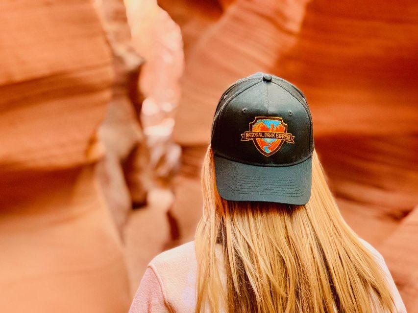 Page: Lower Antelope Canyon Entry and Navajo Guided Tour - Lower Antelope Canyon, Hasdeztwazi, and Why the Light Feels Like a Special Effect