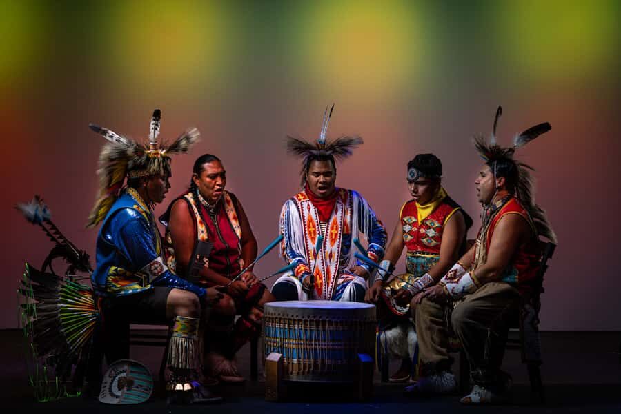 Page: Native American Dinner and Dance Show - Red Heritage at 6PM: how the evening is paced