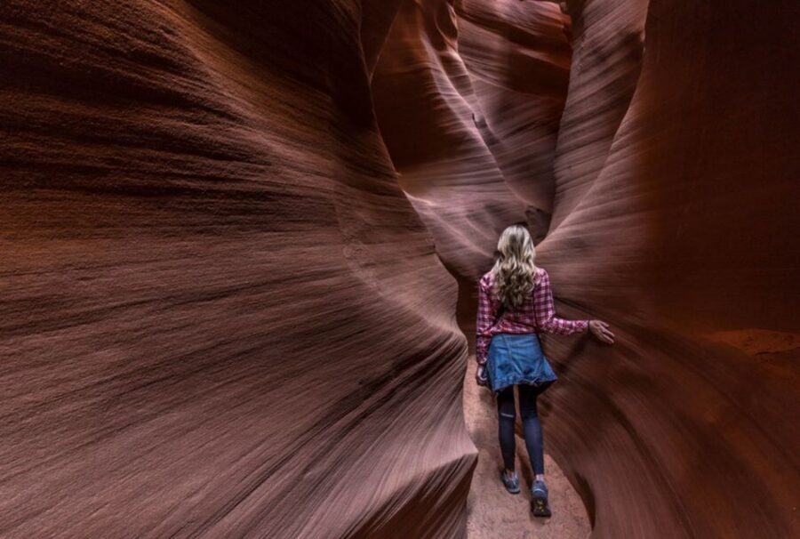 Page: Secret Antelope Canyon Tour - The drive from check-in to the slot: comfort first, then the fun bumps