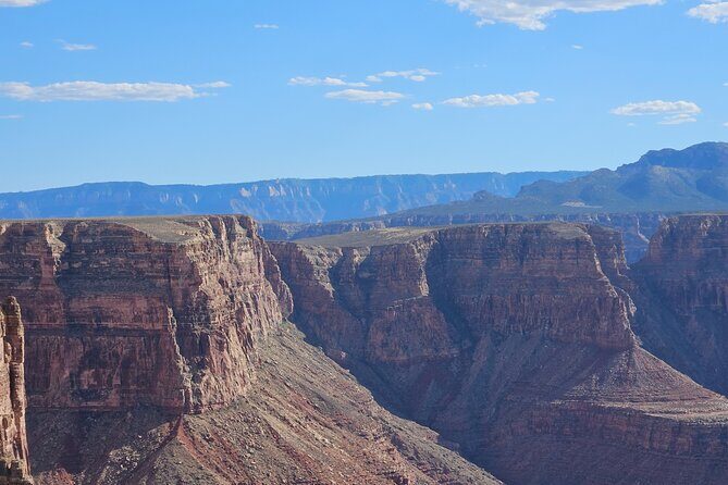 Picnic at East Grand Canyon Tables and Chairs Privided No Crowds - Why the East Rim Feels So Different from Page’s Usual Stops